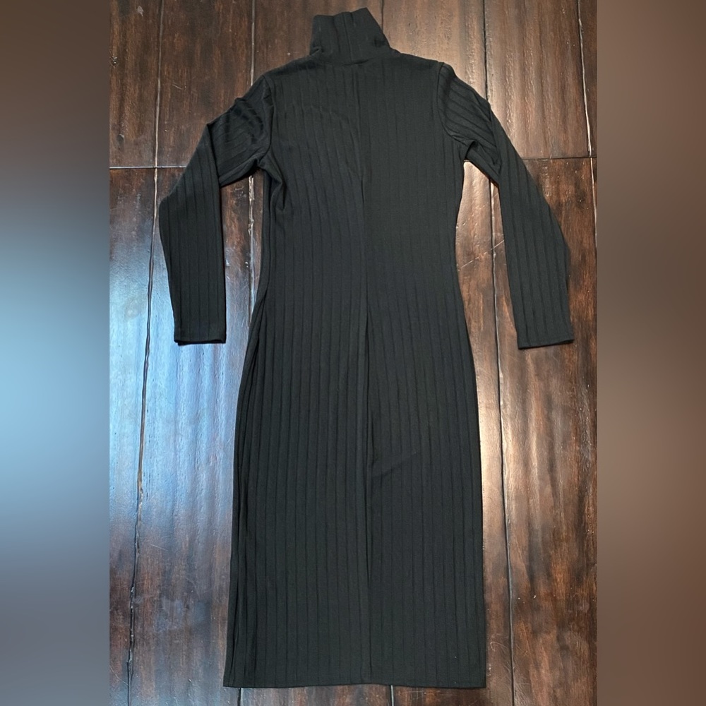 Form fitting LBD - Picture 2 of 4